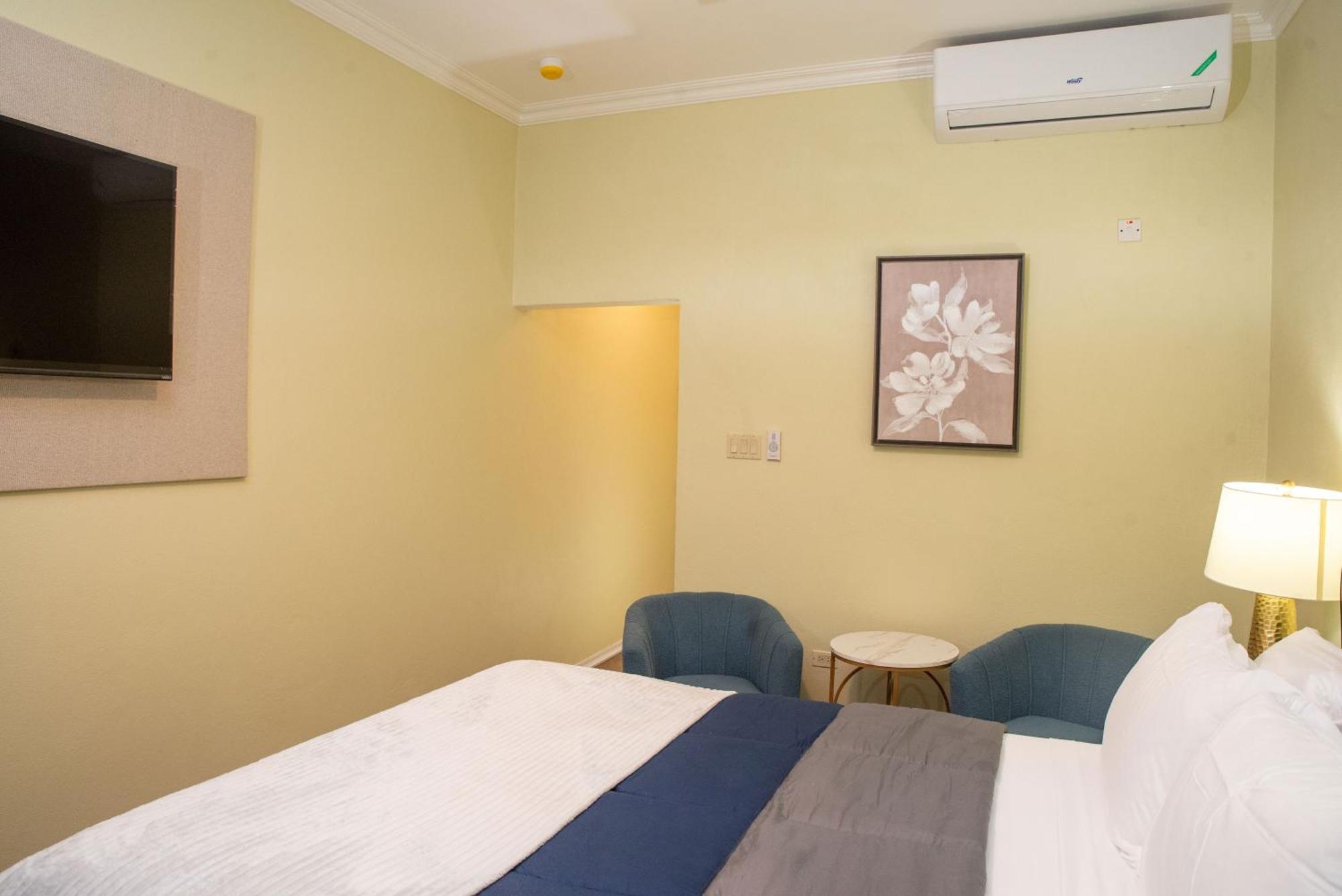 Sky'S Villa Resort Buff Bay 外观 照片