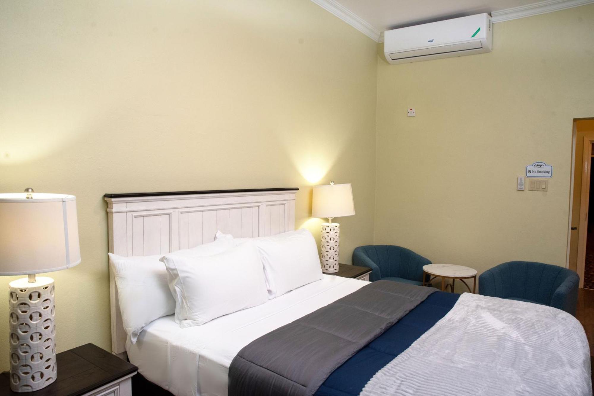 Sky'S Villa Resort Buff Bay 外观 照片